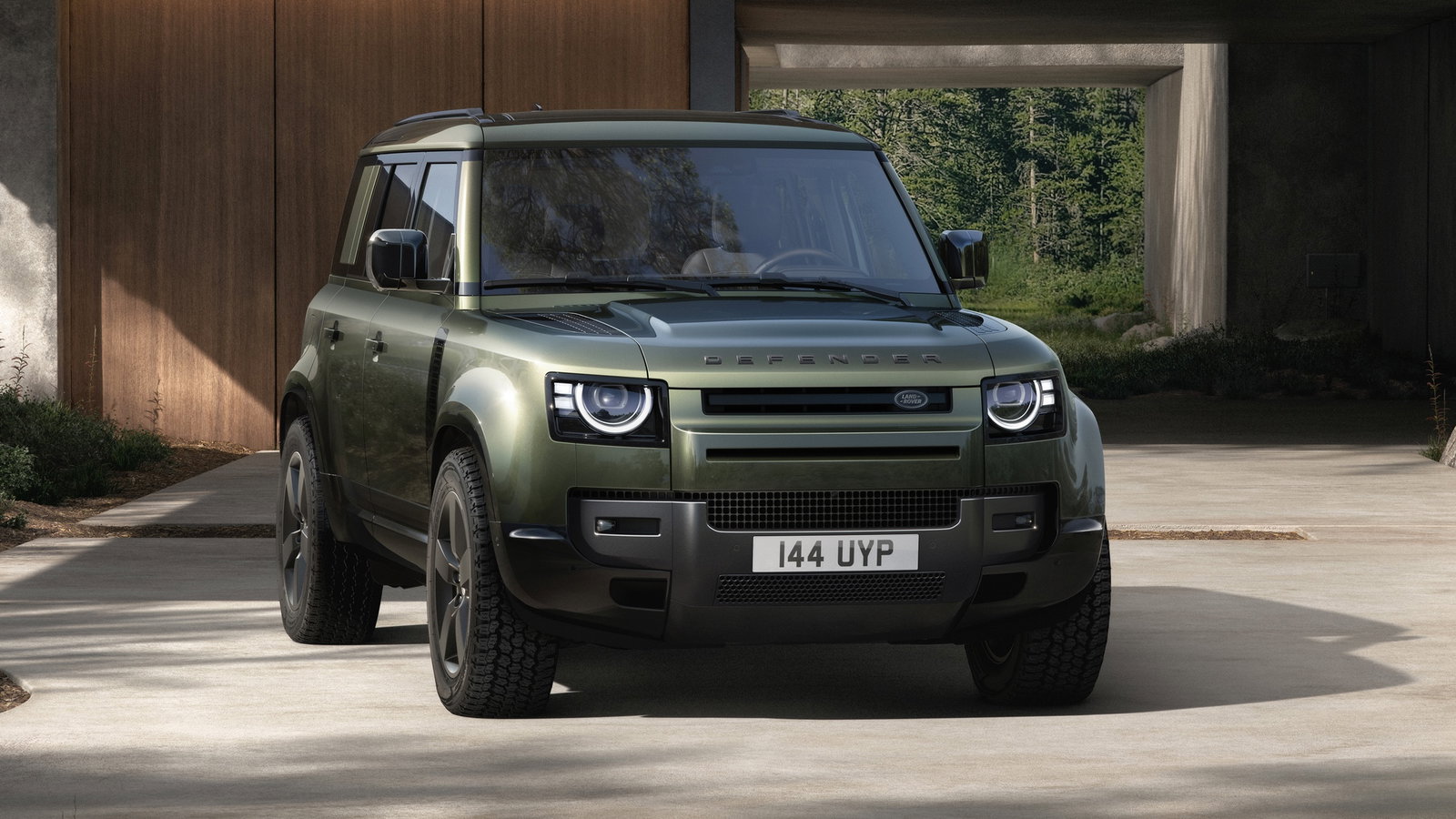 2026 Land Rover Defender 110 - front